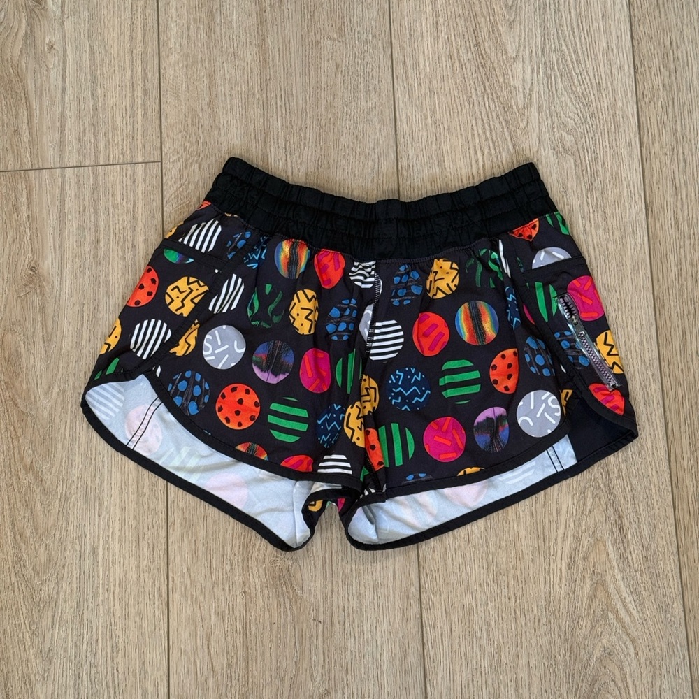 Lululemon Seawheeze Tracker Shorts Women's Size 8 Black Run Festival Active